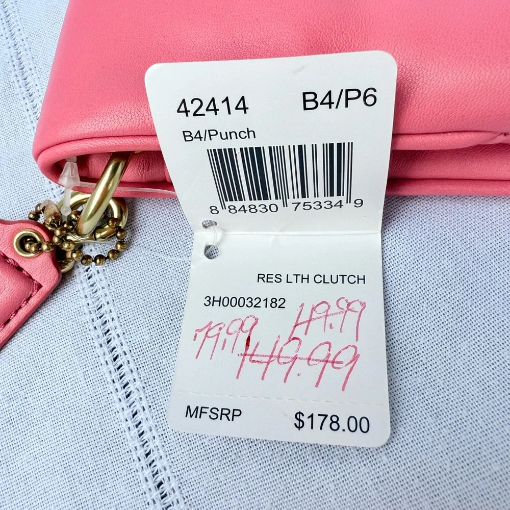 NWT Coach Punch Pink Leather Wristlet - Picture 5 of 15